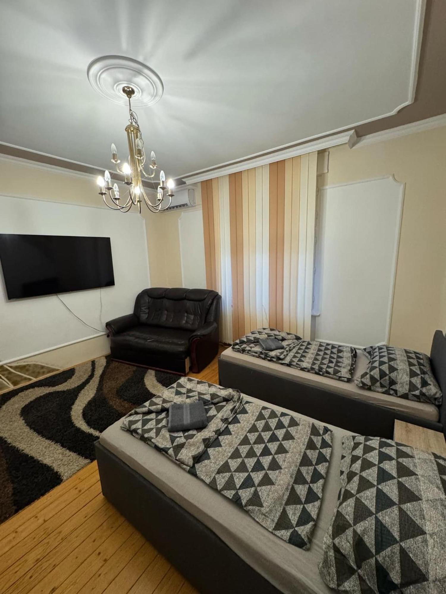 Kuriozum Vendeghaz Hotel แซแก็ด ภายนอก รูปภาพ